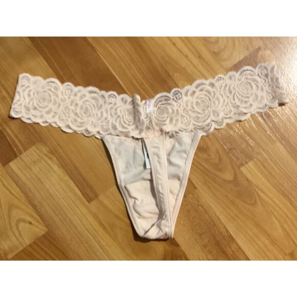 Victoria’s Secret Pink Thong - Picture 2 of 2